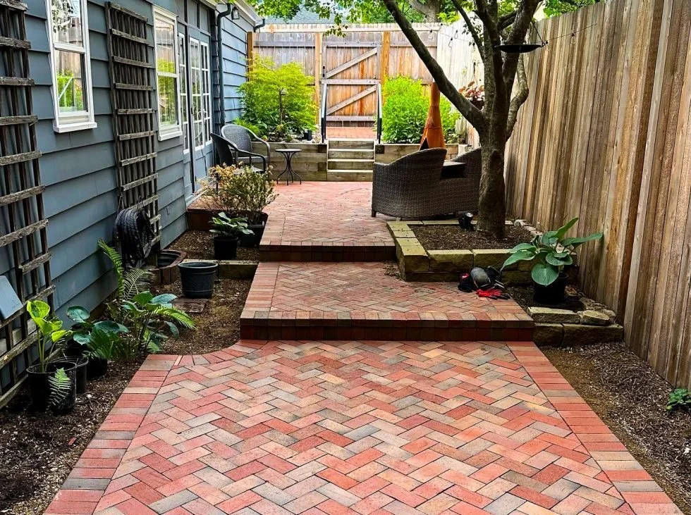 jake-of-all-trades-terraced-paver-patio-2-980x731.jpeg