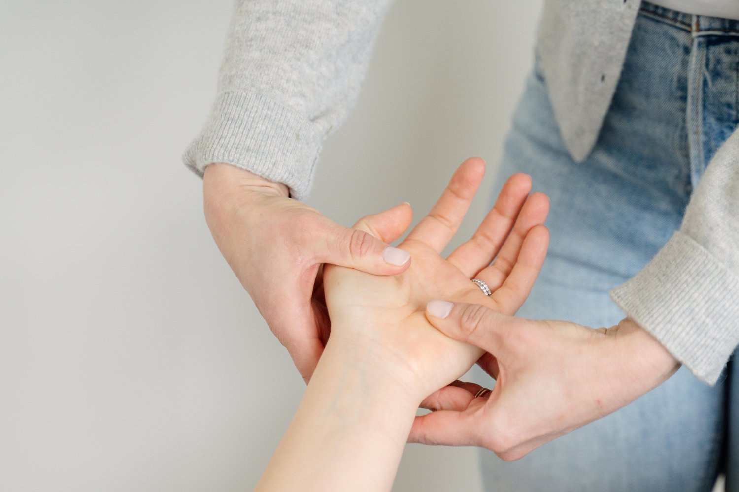 Mommy Thumb: Why Your Wrist Hurts After Carrying Your Baby