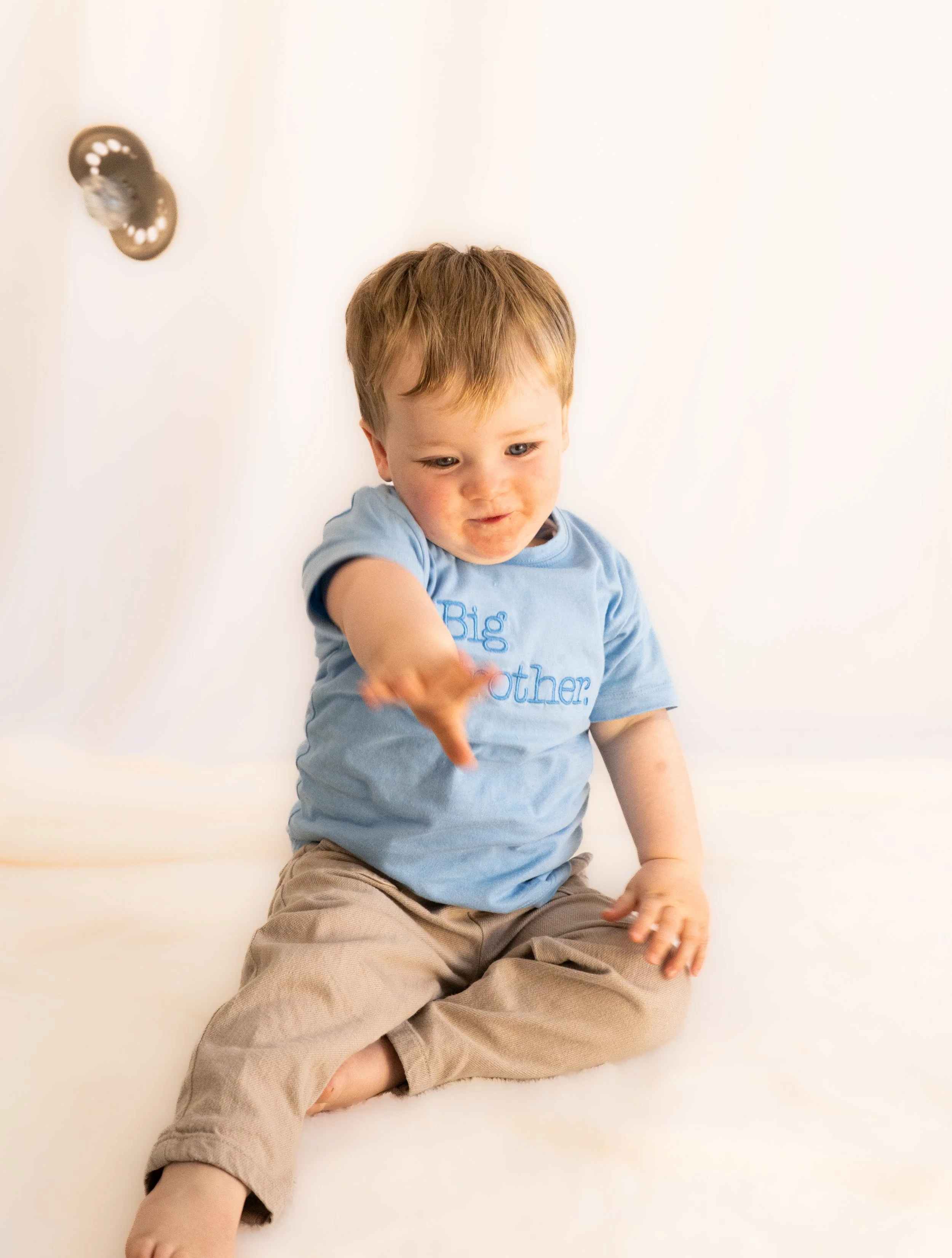 Newborn photographer Wexford offering natural baby photography and newborn photos. Relaxed sessions focused on simple, timeless portraits.