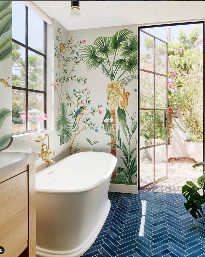 Wallpaper Wednesday! de Gournay wallcoverings (like jewels for our walls)... How we love them! de Gournay was started in 1986 and is a United Kingdom based company. Their commitment to craftmanship of hand panting and embroidering their fully customi