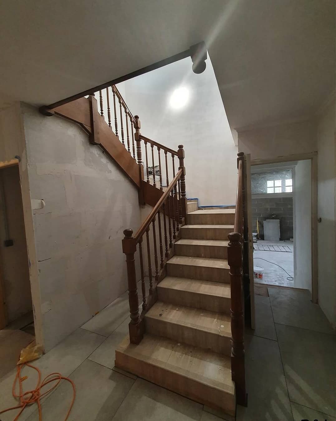 R&eacute;novation d'escaliers avant/apr&egrave;s #pinterest  #teamrenovation #contraste #escalier #festool #travaux #immobilier #montpellier #renovation