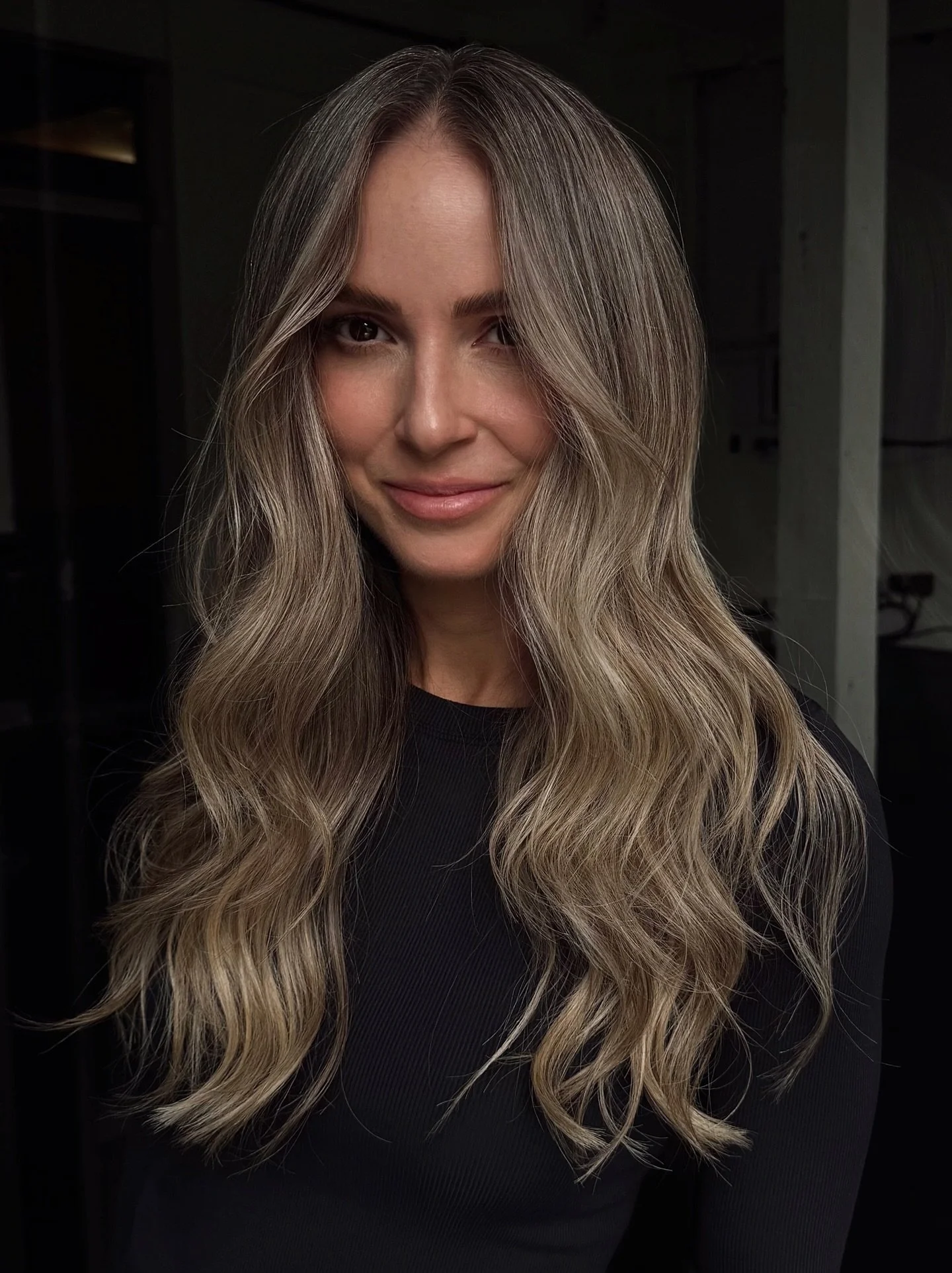 The most perfect Champagne Blonde grey Blend🍾 

Grey blending explained ✨
Instead of full coverage, grey blending lightens and diffuses natural silver so it melts seamlessly into the rest of the hair. The result? A softer grow-out, less maintenance,