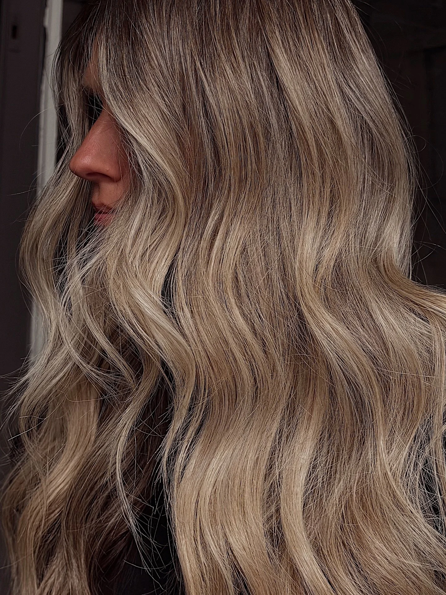 Hair that turns heads without trying✨
Imagine waking up every day with hair that feels polished, dimensional, and effortlessly you.
That&rsquo;s the experience I create behind the chair &mdash; are you ready?