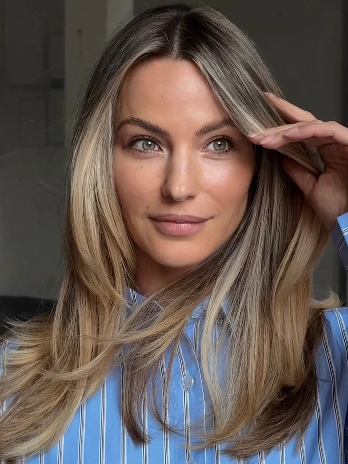 BUTTER CREAM BLONDE dreams unlocked &mdash; soft, creamy blonde that hits just right. ✨🧁#ButtercreamBlonde

(Volume up for slide #2 and our invisible hype woman) 🗣️✨✨✨