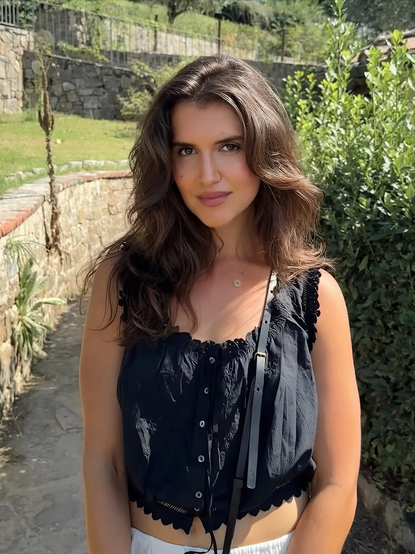 ✨Effortless texture, zero heat✨

This shape was created with a dry cut for natural movement, styled only with Balmain Hair products. No hot tools, just healthy shine, touchable volume, and hair that looks as good undone as it does polished.

Frankie&