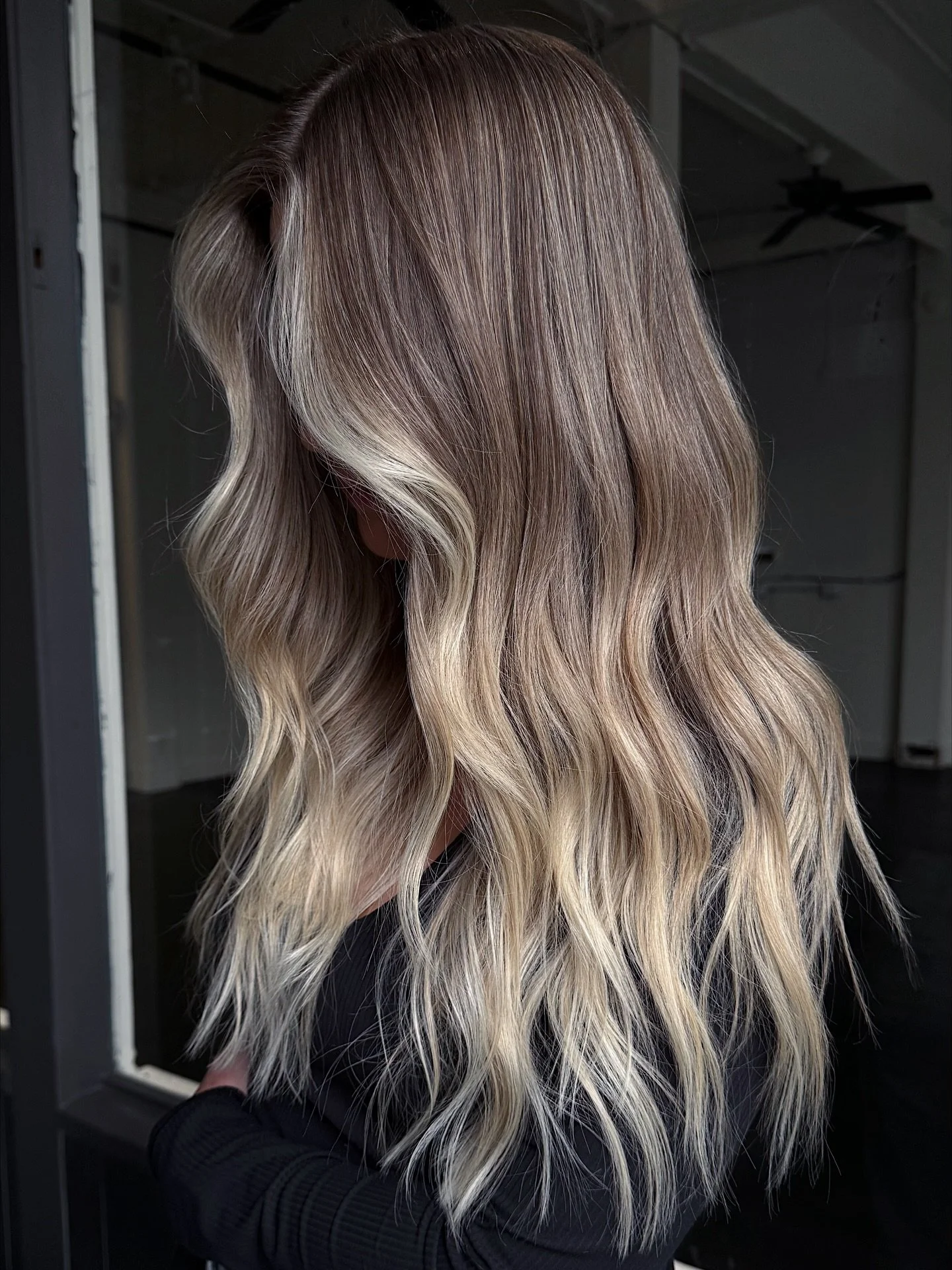 There’s a reason it looks effortless — it’s custom.
Each highlight, tone, and blend is hand-placed to create color that feels like you.
Healthy, dimensional, timeless — that’s the standard.
Let’s create your sign