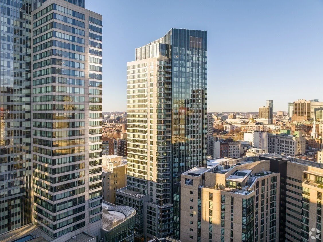 Ritz Carlton #16G, Midtown