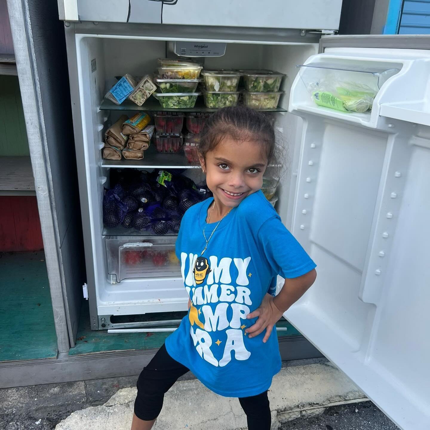 Hi fridge fam! Tuesday, July 2nd is our North Beach Distribution &amp; we&rsquo;re looking for VOLUNTEERS. It&rsquo;s a fun distro right on the beach!!! 

We&rsquo;re looking for setup and distribution volunteers, DM us or sign up here: https://www.s