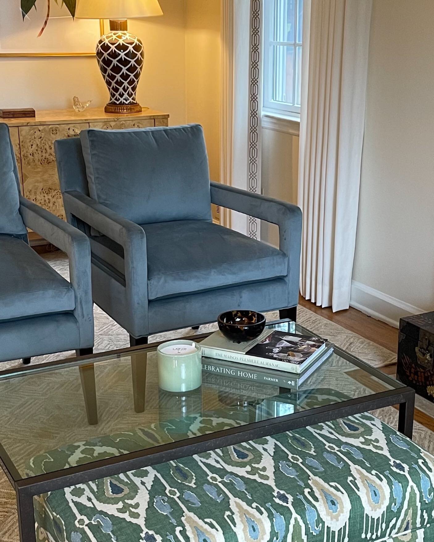When designing this living room for our empty nest couple, one wanted a glass top coffee table, the other wanted an ottoman, we were working with limited space. Now everyone&rsquo;s happy!

#interiordesign
#ottoman
#livingroomdesign
#smallspaces
#njd