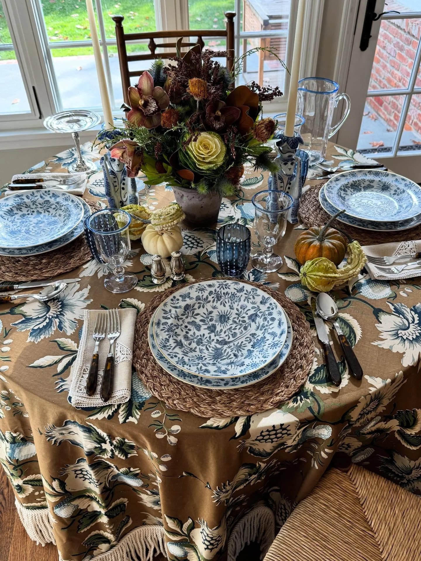 A beautiful fall table begins with attention to detail layers, color, and a touch of nature.

#curatedinteriors #njdesign #jenniferkilgalendesign  #holidaytablescape #interiordesign #texturedinteriors #summitnj #holidaydecor #tablescape #floraldesign