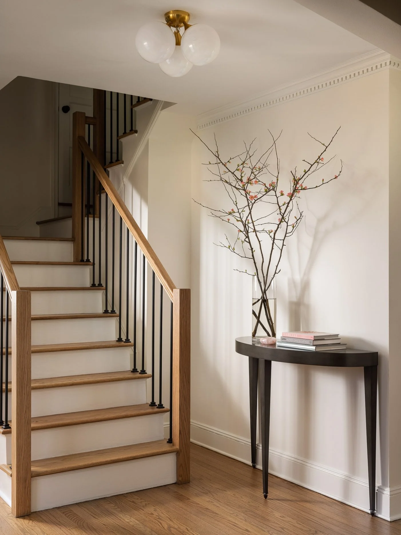 Every project starts from a blank canvas! Here is a before-and-after of a staircase that&rsquo;s been transformed!

#beforeandafter #designtransformation #newjerseyinteriordesigner #staircase #blankcanvas
