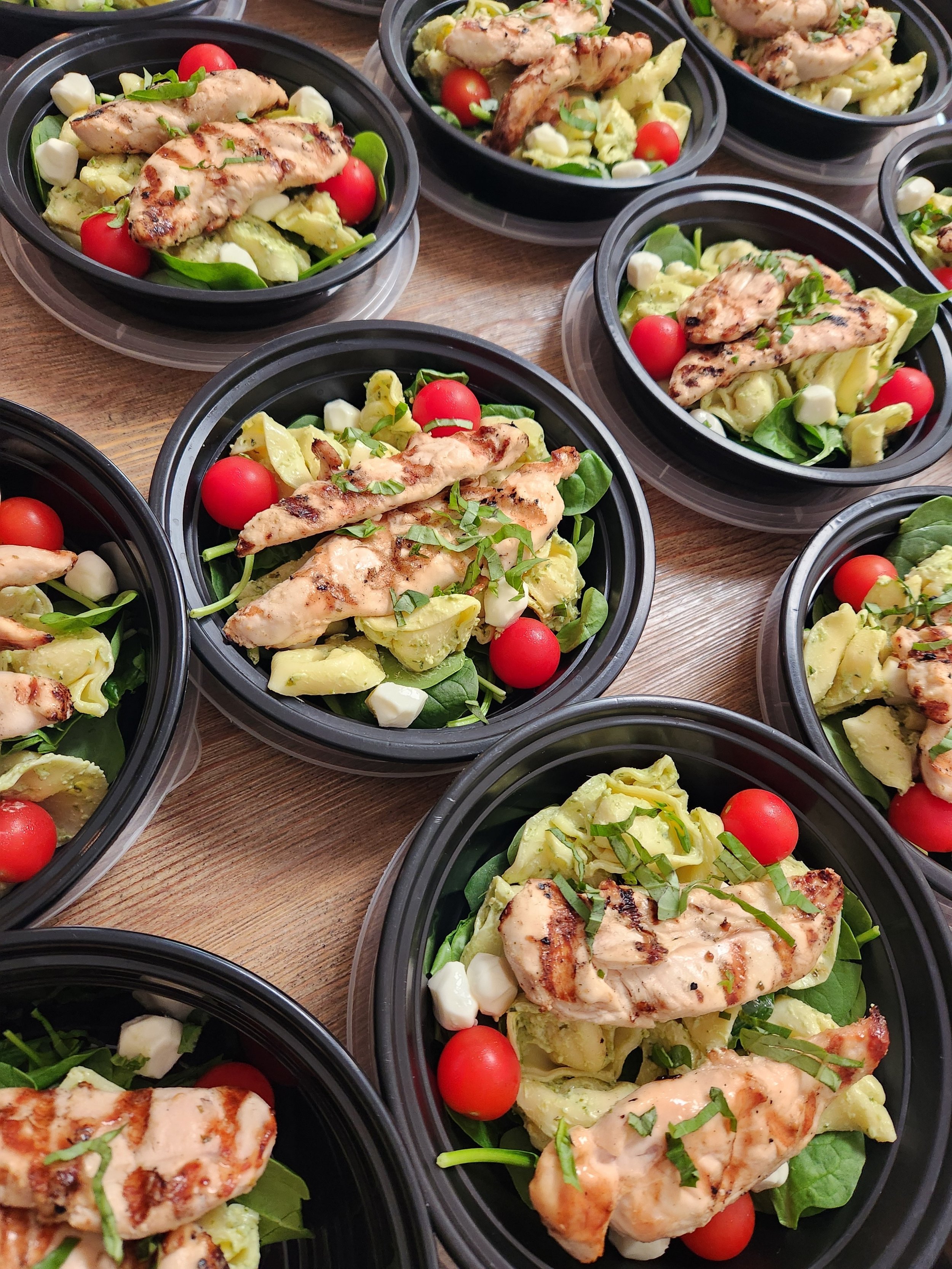 All things fresh and delicious ~That&rsquo;s Tanya&rsquo;s Fresh Prep💚

Order by 11pm tonight. Visit tanyasfreshprep.com to order📲

#mealprep #tanyasfreshprep #healthymeals