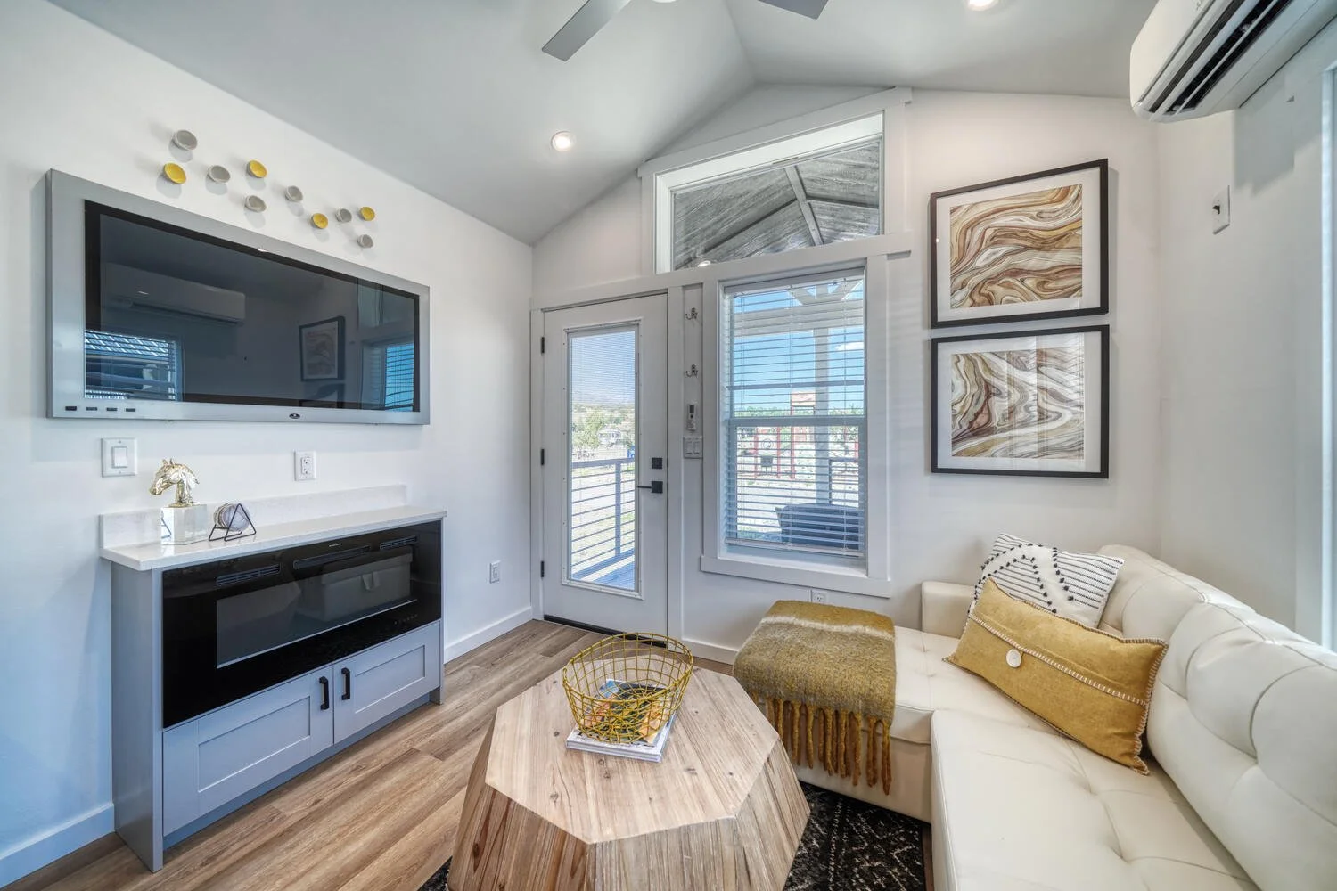 6507 Co Rd 102 Unit 66 Salida-large-009-002-Living Room-1500x1000-72dpi.jpg