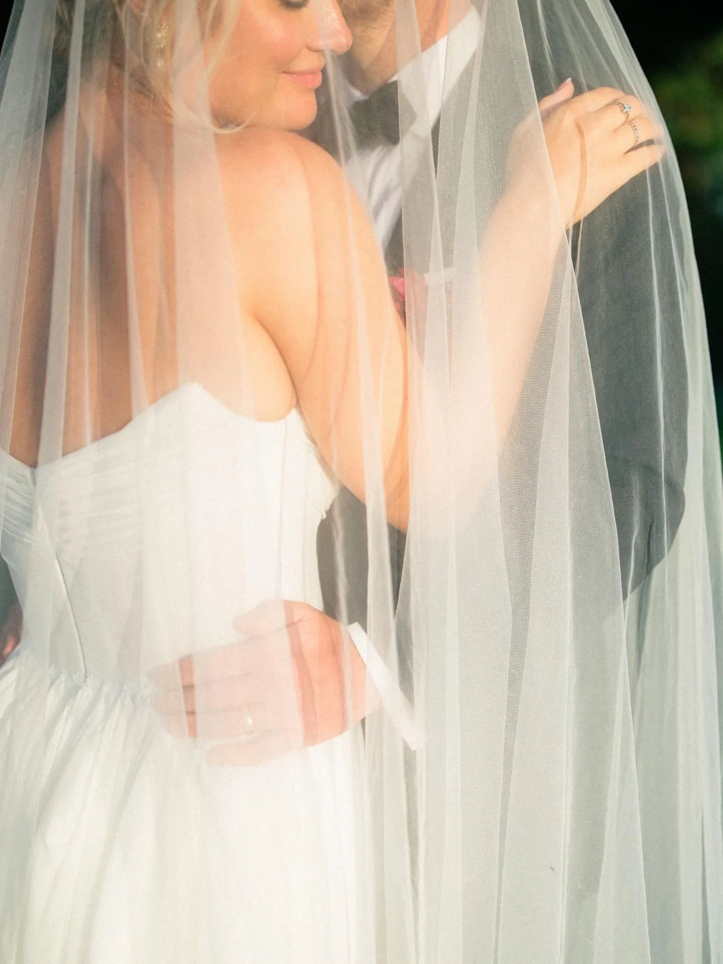 Outside our window is a full snowstorm but mentally we are back in this golden August day with David and Christiana ✨