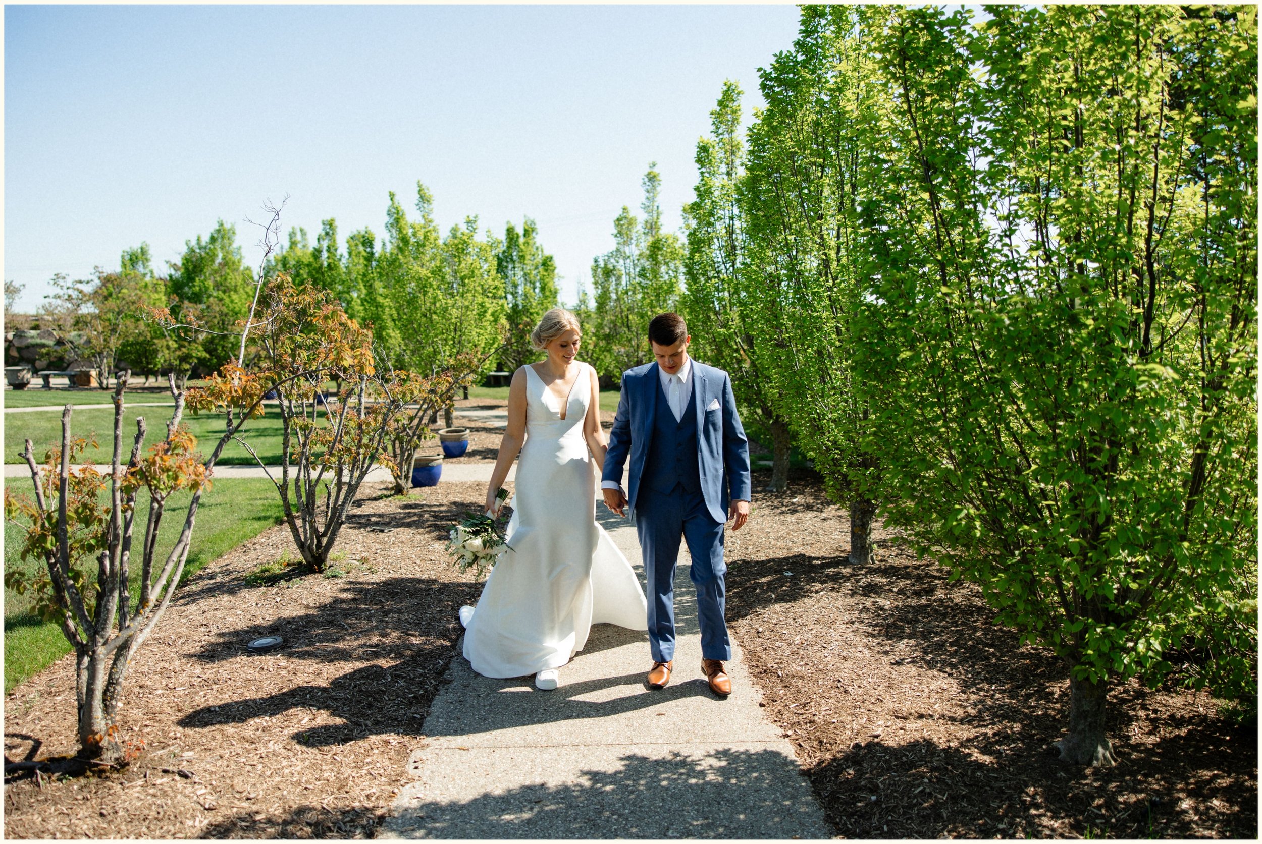 castle farms bride and groom portraits