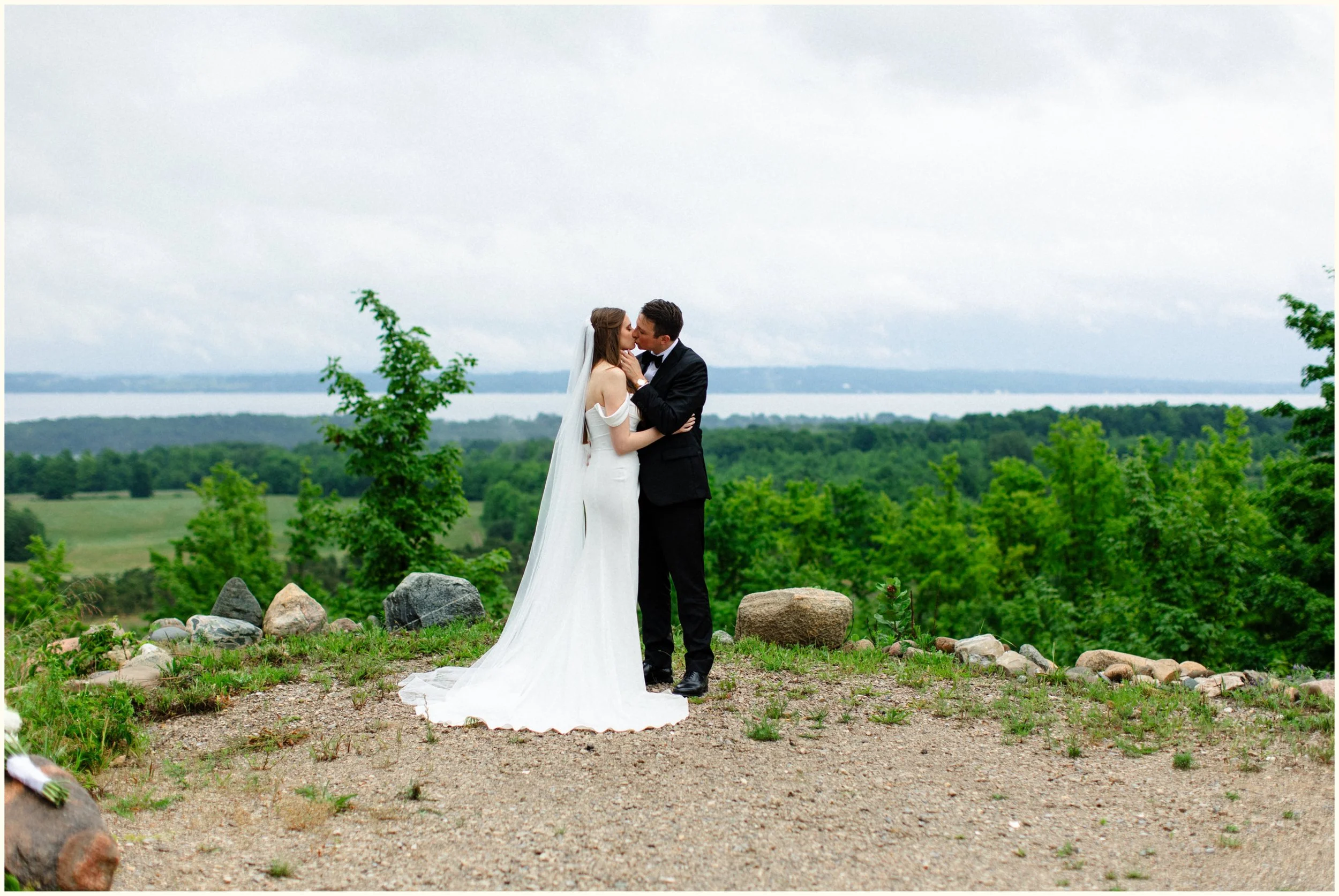 dan and anna bayview weddings at gallagher farms