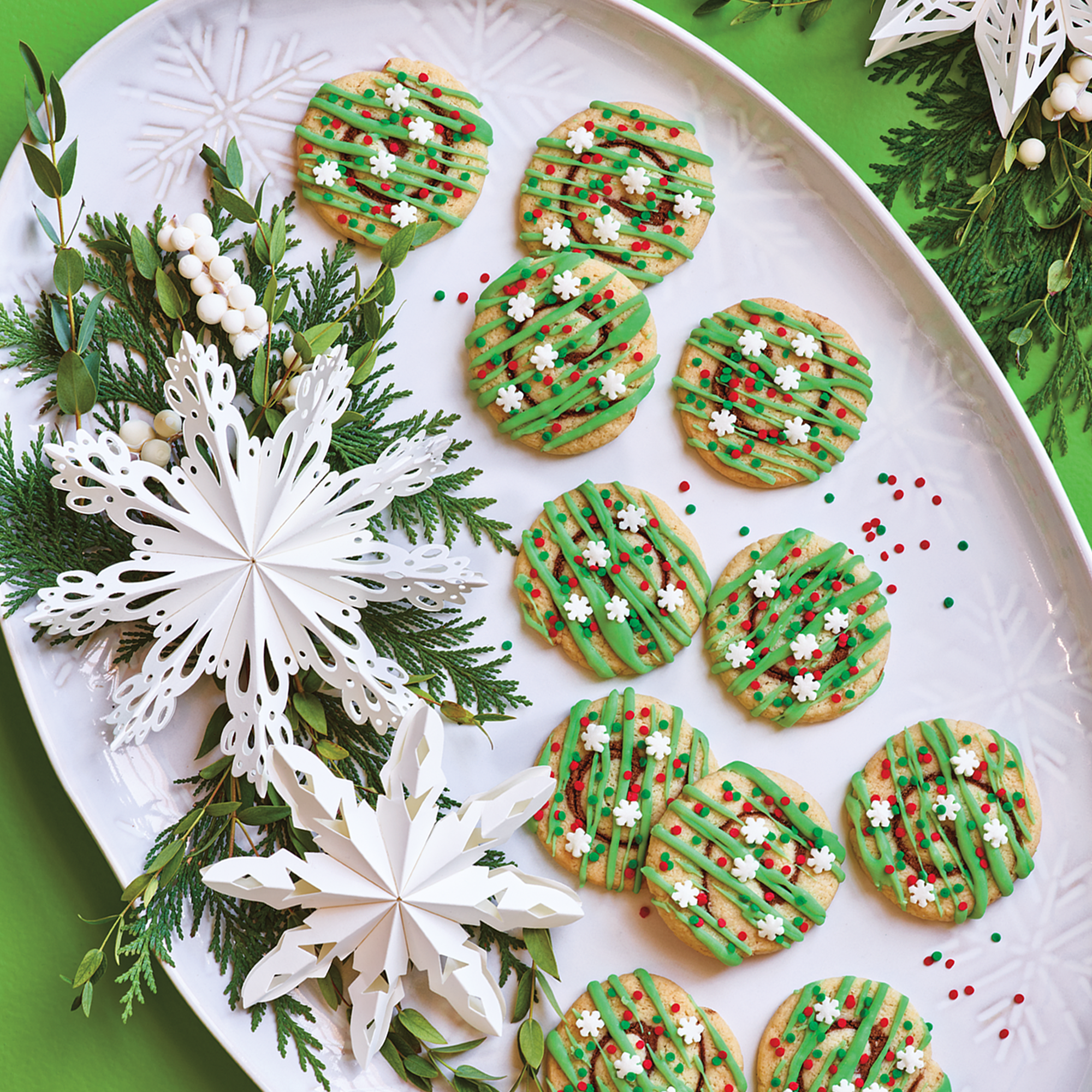 00644209657896_DH_Dolly_HolidayKit_SugarCookie_NoCopy_Z1NH copy.png