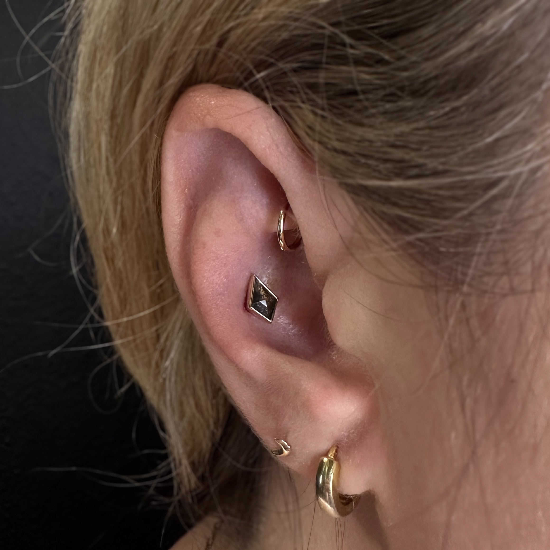 Facetune_04-08-2023-18-36-52 copy.jpg