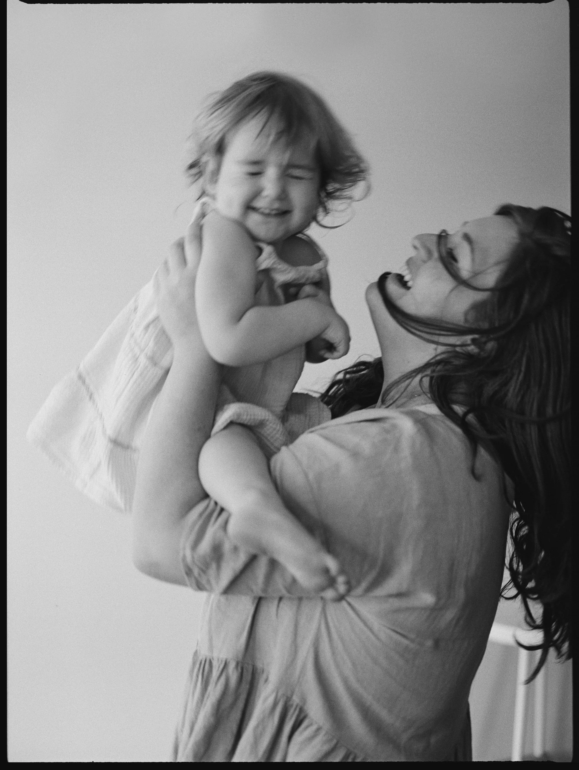 AndieFamilySession_JG_May2025_0114_LR.jpg