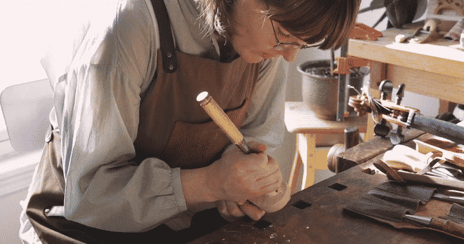 Luthier