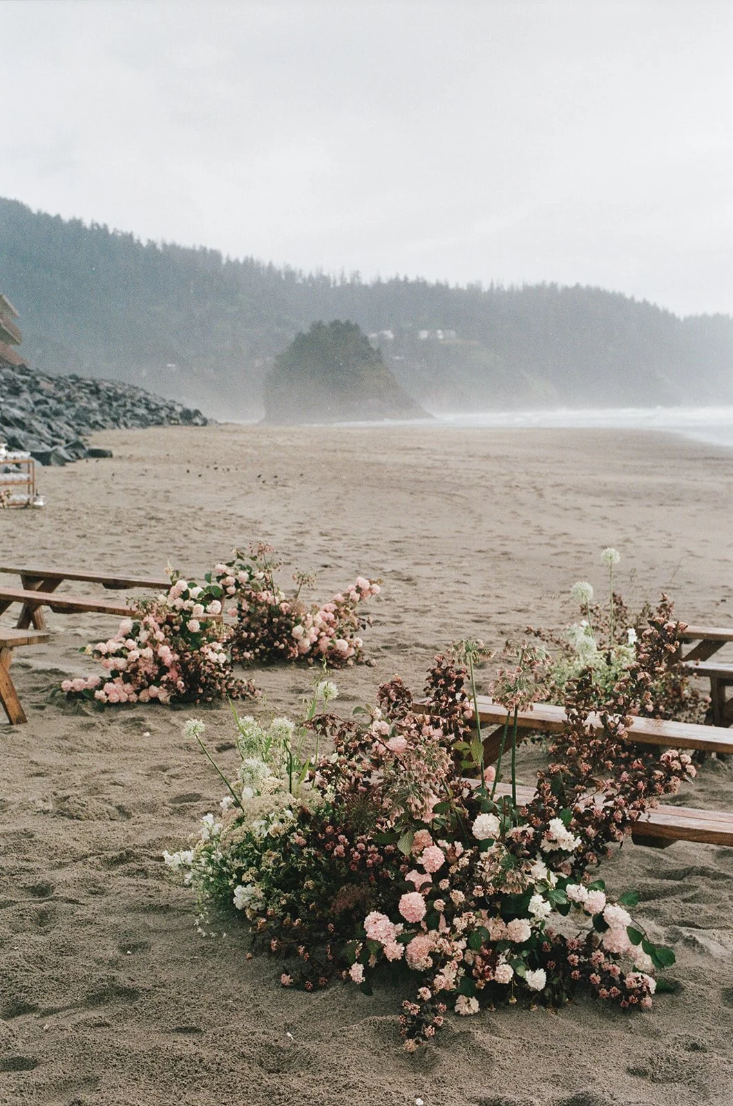 KELSEYANDANDY-oregonwedding-neskowin-ourplaace-film-madelinerosephotographyco-65_websize.jpg