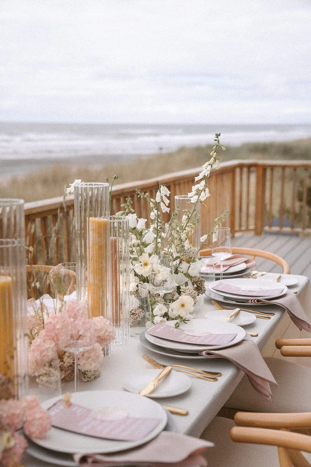 KELSEYANDANDY-oregonwedding-neskowin-ourplaace-tablescape-madelinerosephotographyco-32_websize.jpg