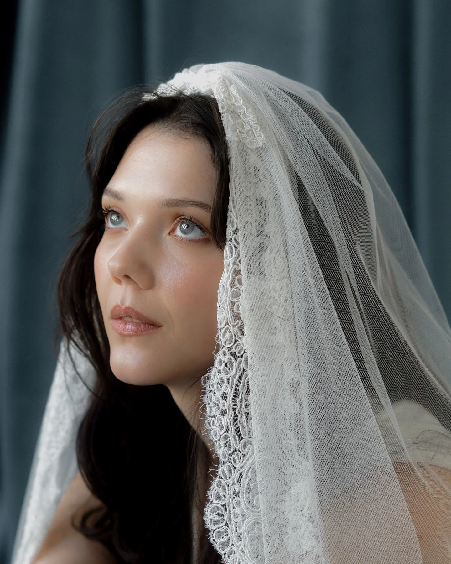 VELOURS EN BLEU 🏹 
- a few moments from our styled shoot in March wrapped in soft blues, velvet and lace textures and a touch of vintage charm 🤍

photo &amp; video @lestorie_photography
muse @pannkamari
bridal gowns @bridaltreasuresbp
makeup @lilis