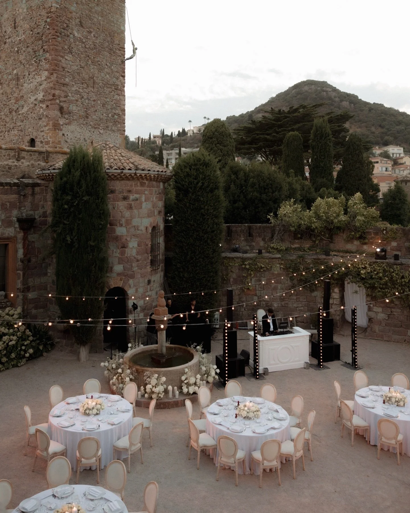 Summer moments at the C&ocirc;te d&rsquo;Azur - shot on digital and film

Thank you @ela.tatiana.photography for trusting me and letting me be part of such a special day as your guest photographer 🤍 this day with you was truly one of my highlights t
