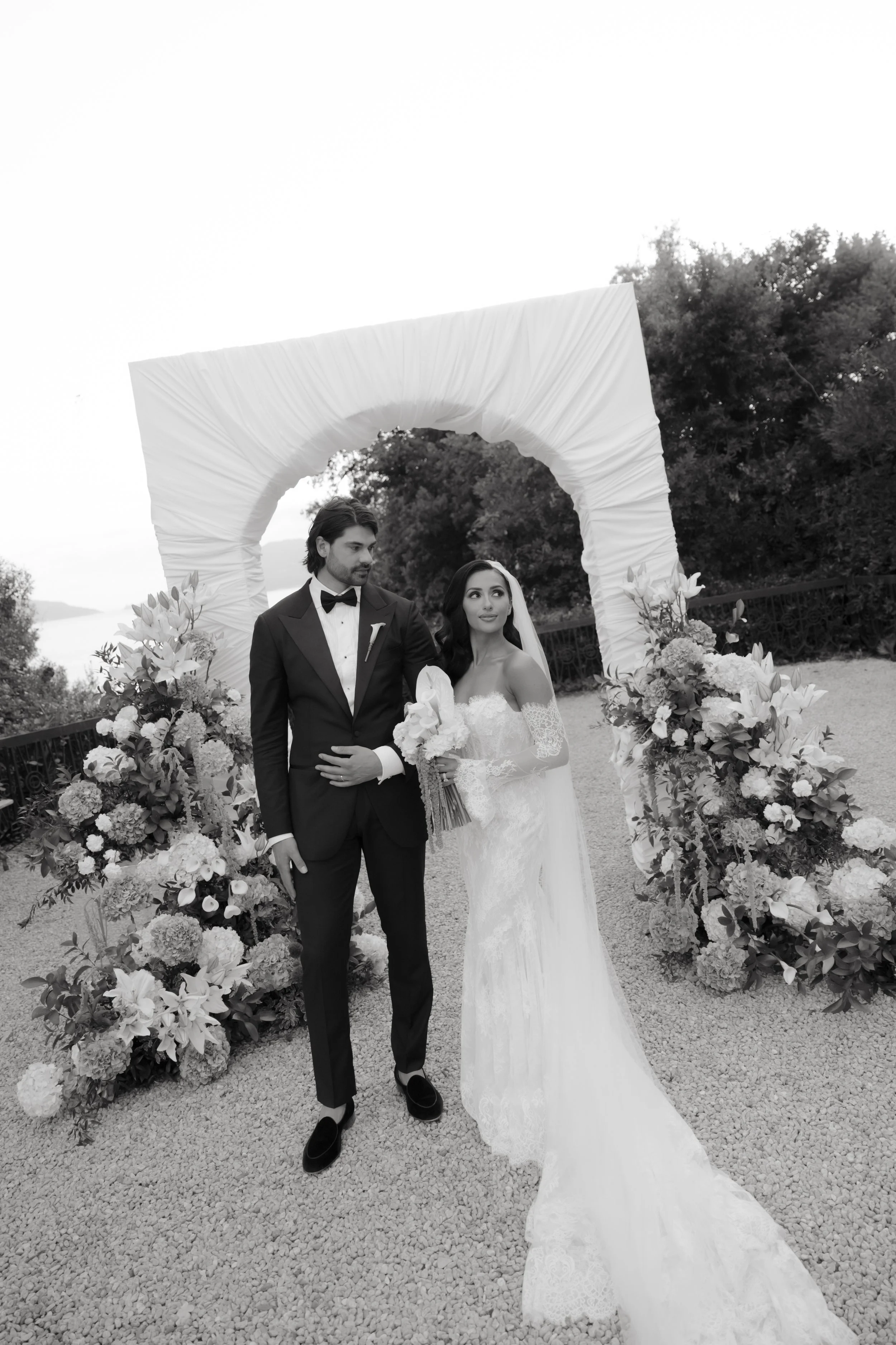 sarah_georgi_wedding_sneakpeek_by_diavoller-47.jpg