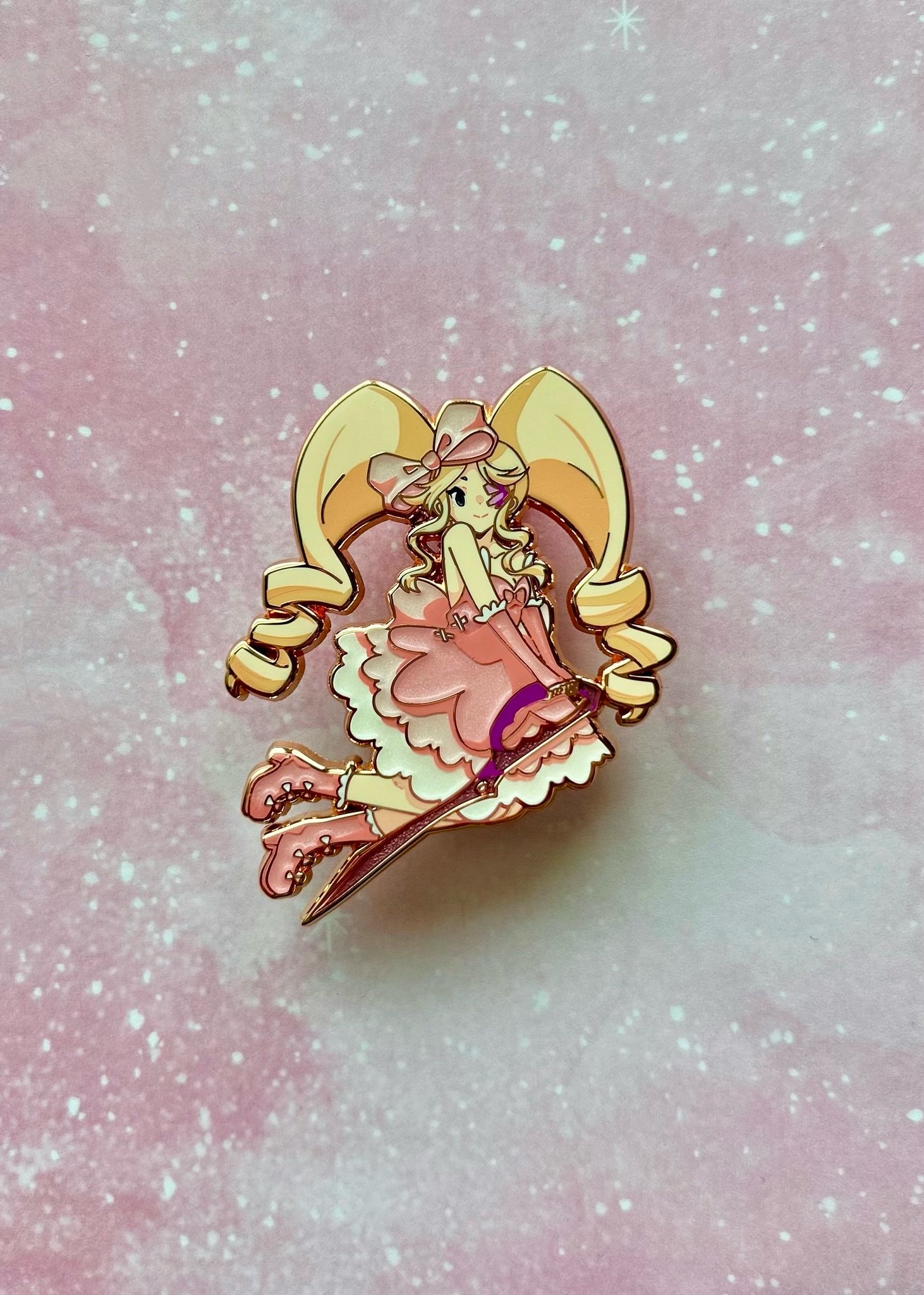 Nui
Rose Gold plating
LE25
Artist: PaperGlaze