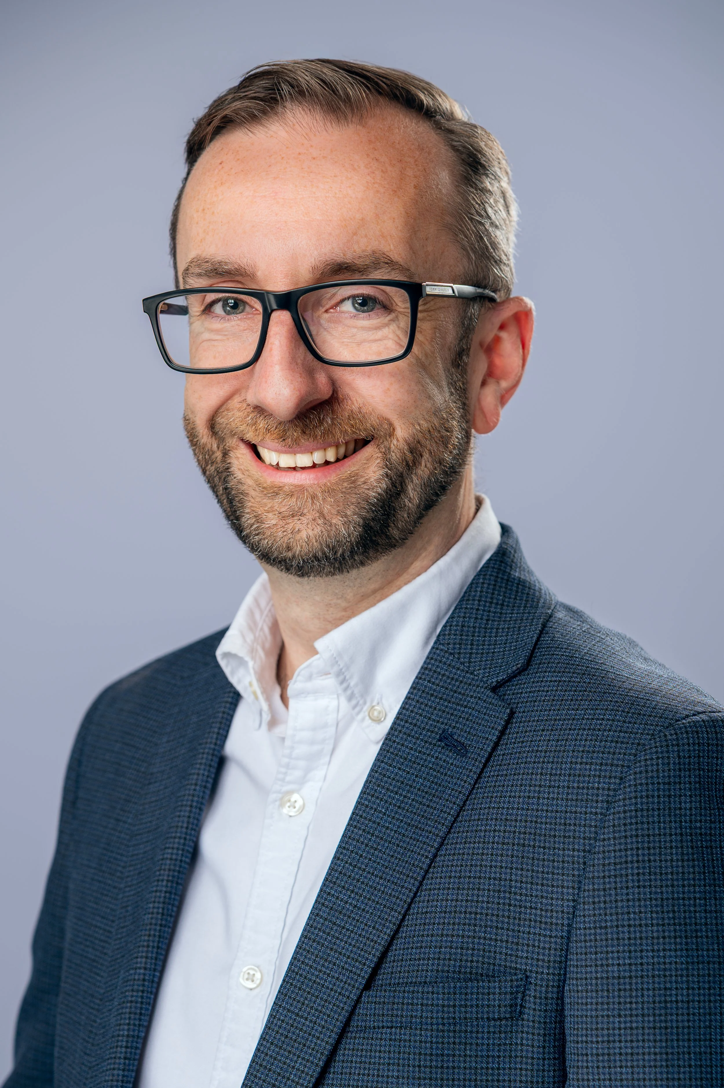 Facial Expression Techniques for Powerful Edinburgh Headshots