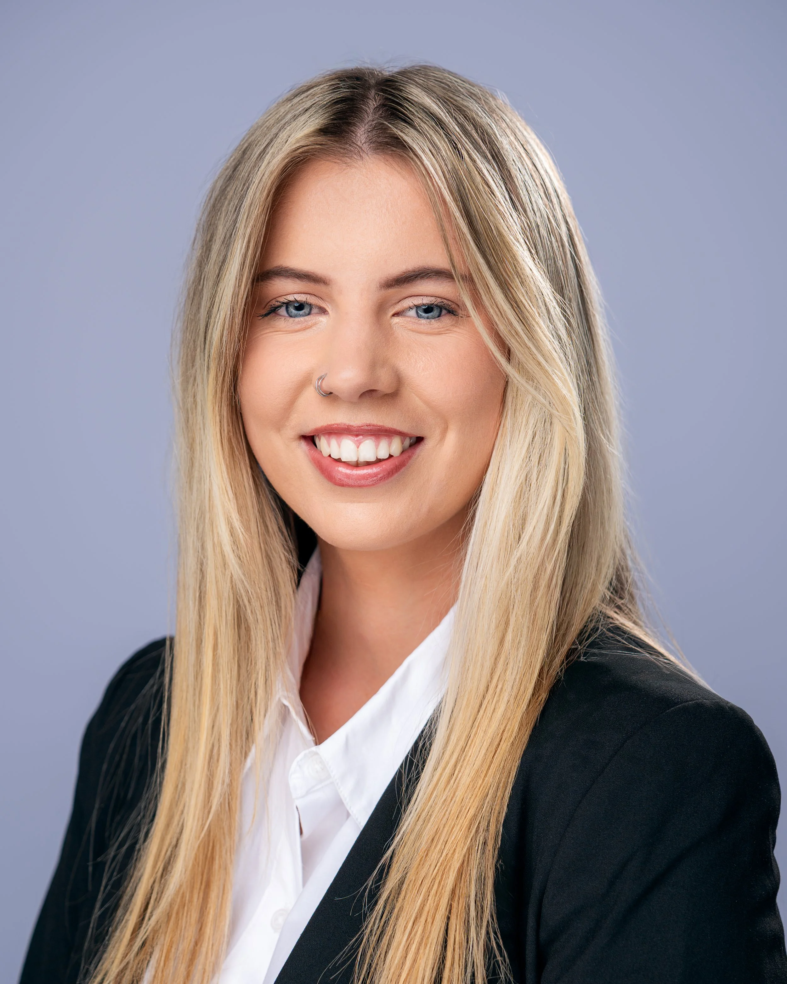 Techniques for Defining Your Jawline in Edinburgh Headshots