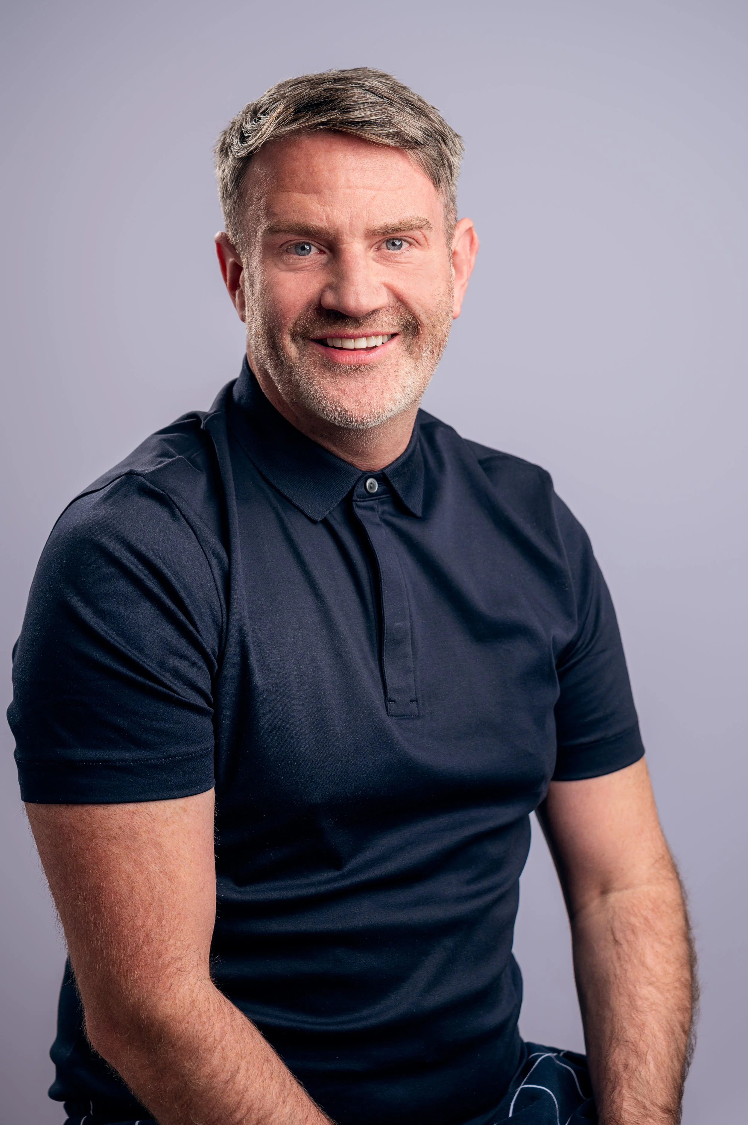 Engaging Expressions for Professional Edinburgh Headshots