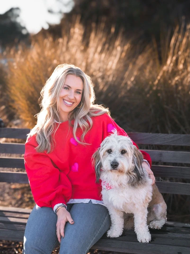 An ode to the pets who love us unconditionally 💌

#charlestonphotographer #petphotographer #valentinesday #follybeachphotographer