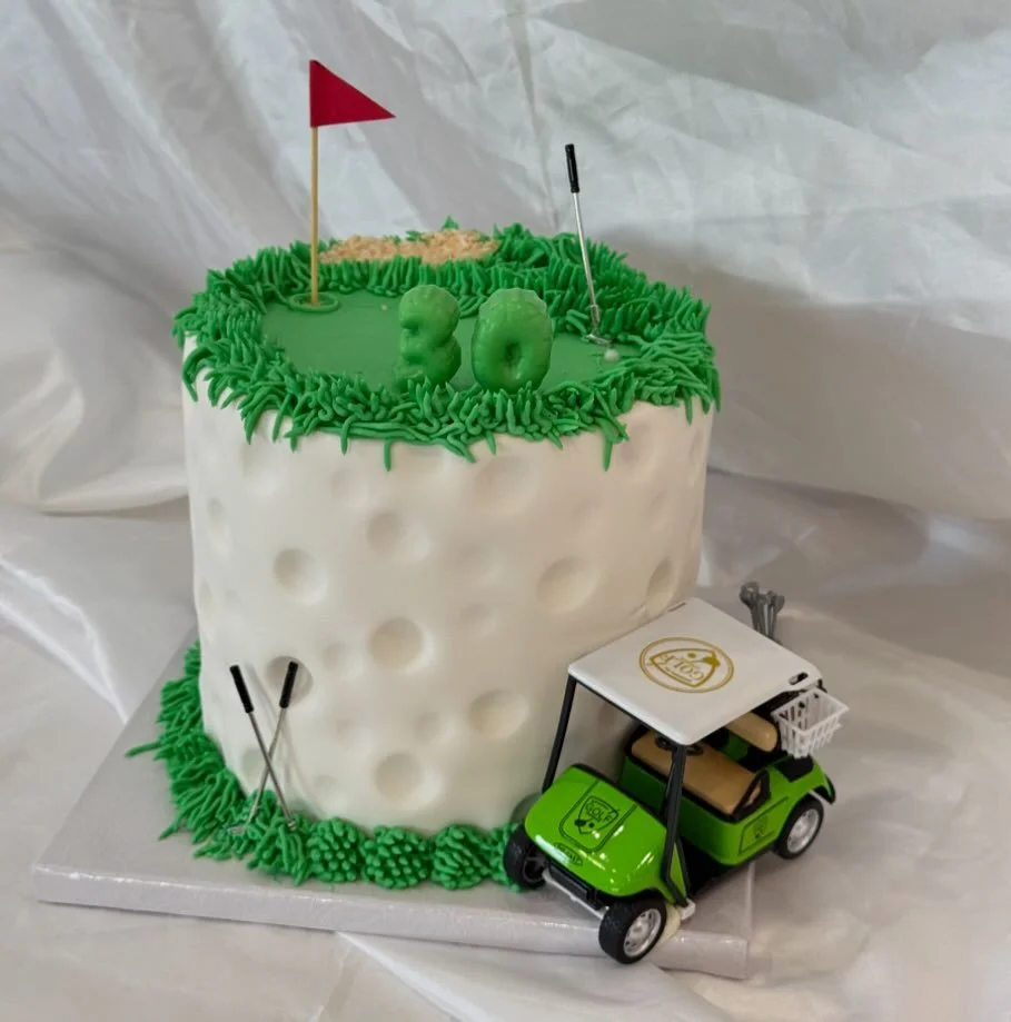 Let&rsquo;s Par-tee ⛳️ 

so fun to make this custom cake 6 inch two layers. 

⛳️ Order Now link in bio only a few spots left for November ⛳️

#deliciousnessbakery #houstoncustomcakes #houstoncakes #goldthemecake #holeinonecake #partee #cakesofinstagr