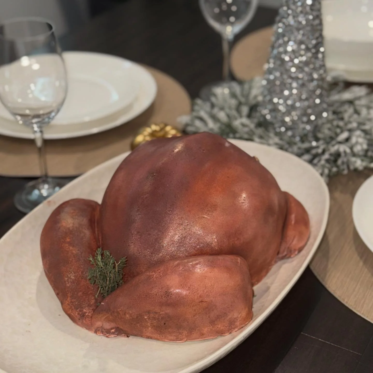 🦃 Gobble Gobble 🦃
Only a few more days till Thanksgiving.

Only 5 spots left for the rest of the year! Book today 

#deliciousnessbakery #turkeycake #thanksgiving #thankagivingcake #isitcake #turkeycakes #thanksgivingdesserts