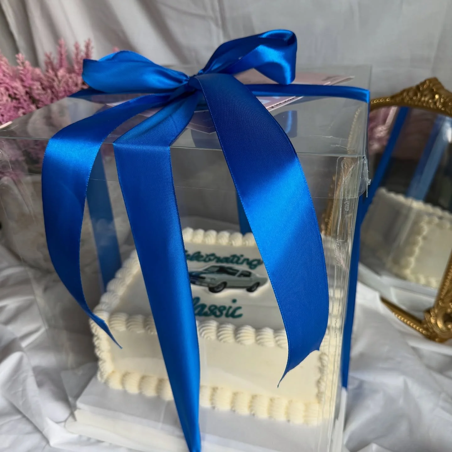 🚙 Celebrating a classic 💙

Really loving loving the rectangular cake! Heavenly chocolate cake filled with brown sugar chocolate ganache with vanilla buttercream. 

#deliciousnessbakery #customcake #houstonbaker #houstoncakes #houston #cakesofinsta 