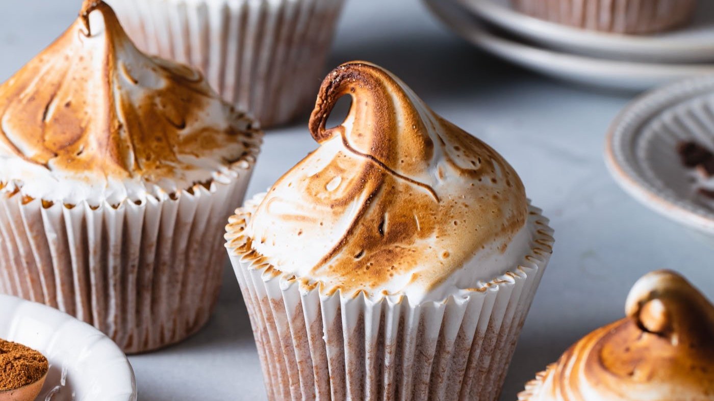 PumpkinSmoresCupcakes_01.jpg