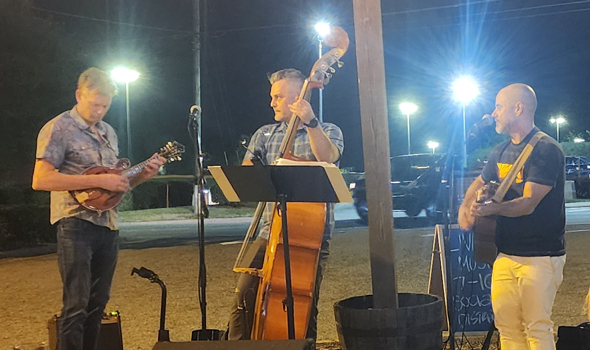 Bluegrass Sessions: Social Distraction