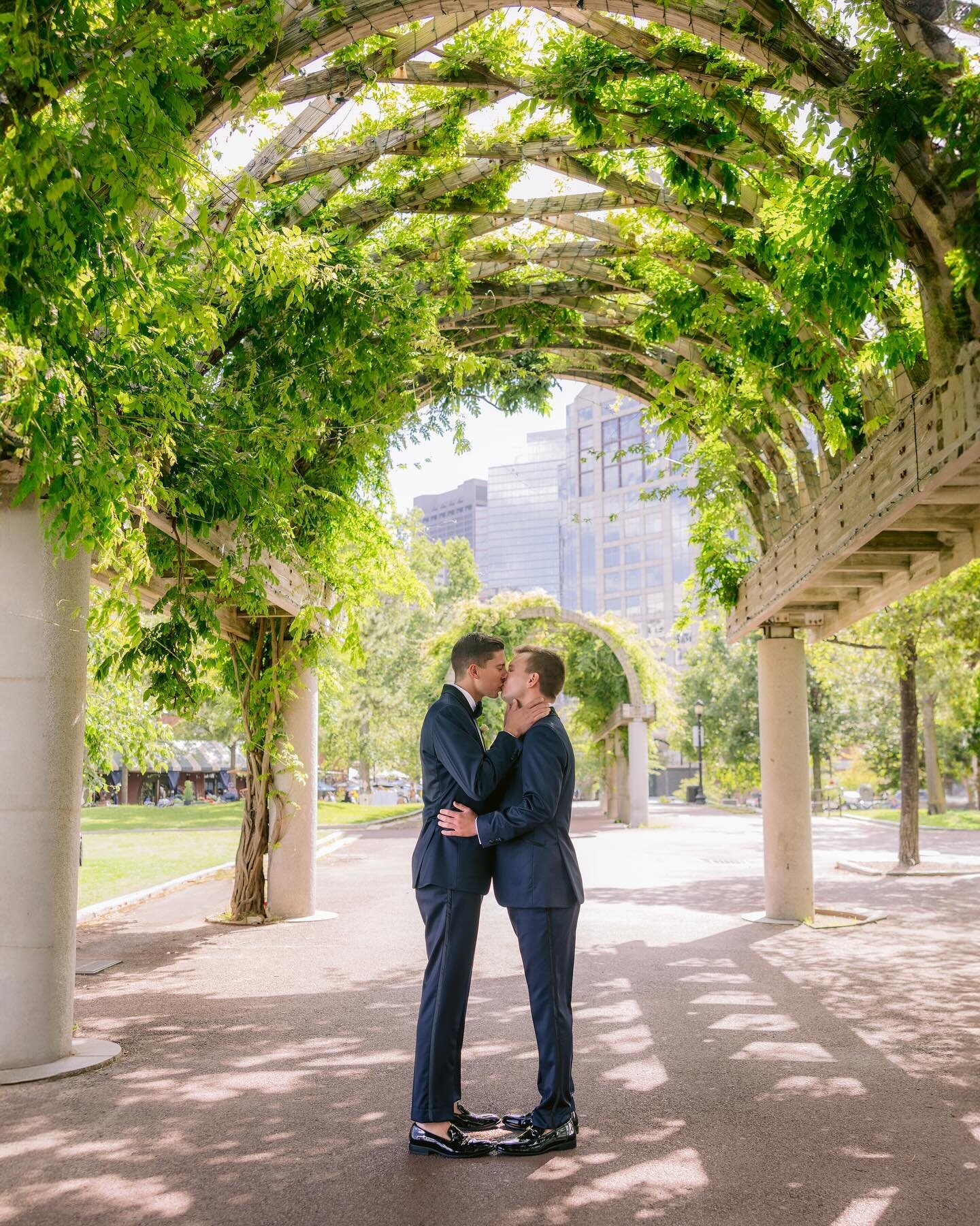 I heard my couple&rsquo;s song the other day and remembered how bad I am at Instagram and sharing. A perfect Boston wedding with the most adorable couple 🥹 Songs have a way of just pulling you back into a moment. During our couple session it helped 