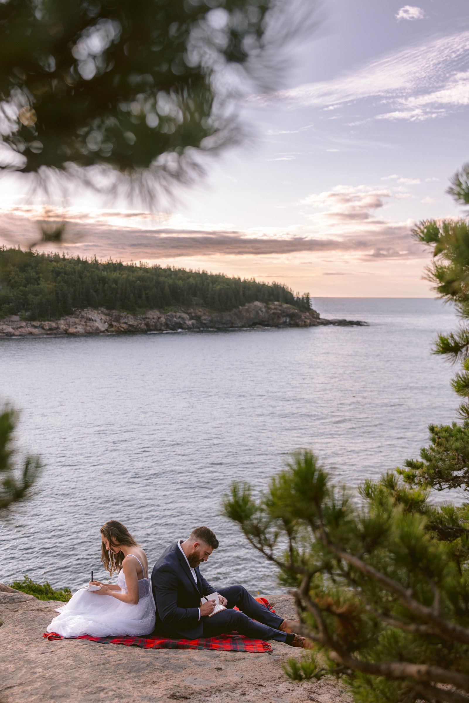 how-to-elope-in-acadia-national-park-maine-sand-beach-writing-vows-MoonRisingPhotography-1616.jpg
