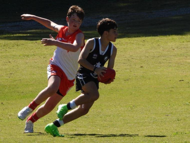 Nothing like a win at Wagener! Great shots of our U13 Boys in action on Sunday vs North Shore Swans. 

Photos: Jobie Lebler 

#aflsydneyjuniors #juniormagpies #westsafljuniors