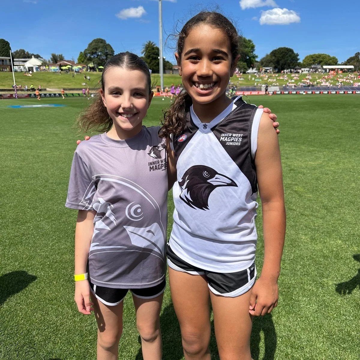 What a weekend for our Inner West Magpies! 🤩 Our U9 superstars had the time of their lives running out with the @GWSGIANTS AFLW team at Henson Park on Saturday.

🧡🖤 An unforgettable experience running through the banner with their heroes! Thanks f