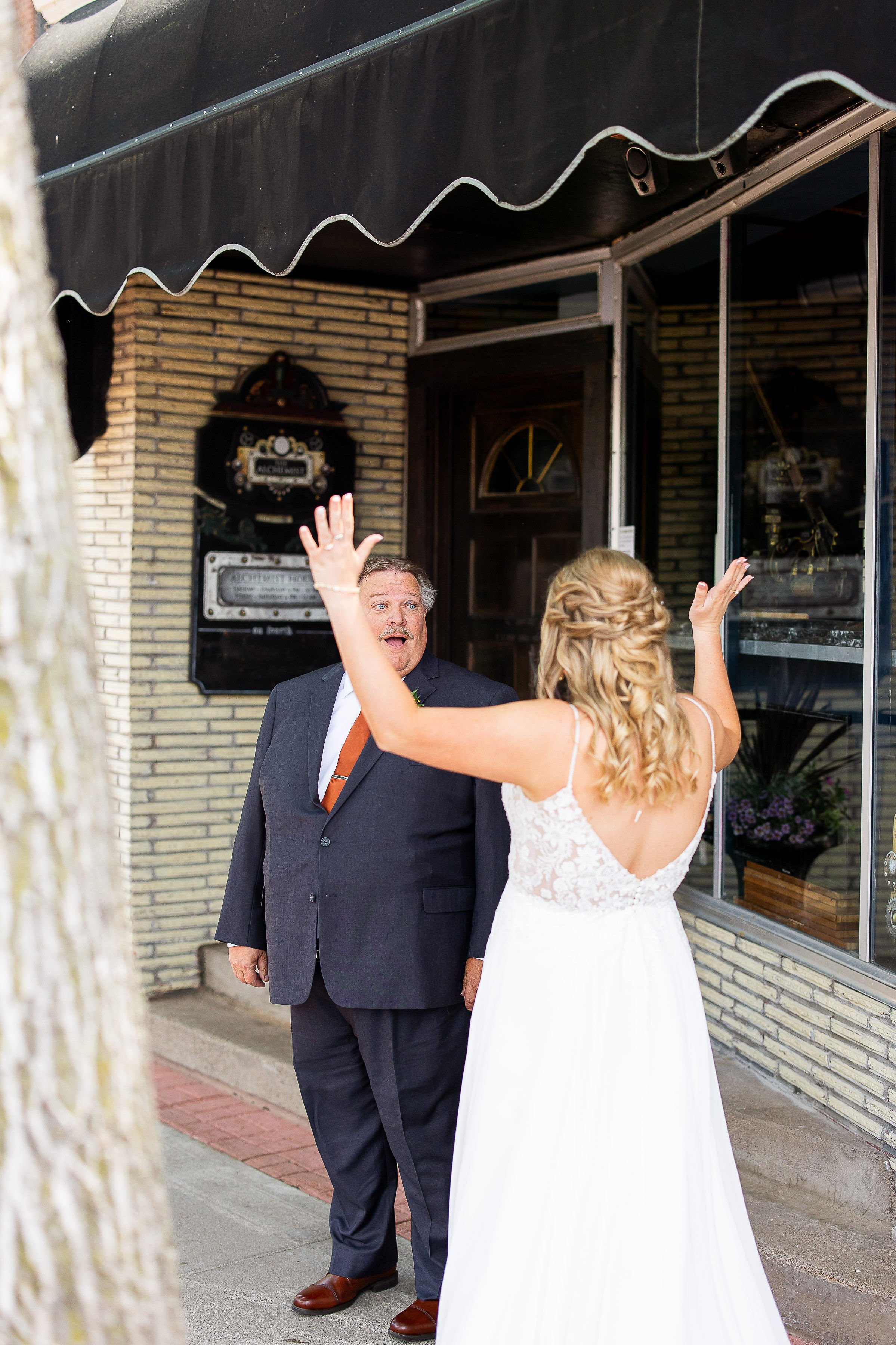 bride first look with dad