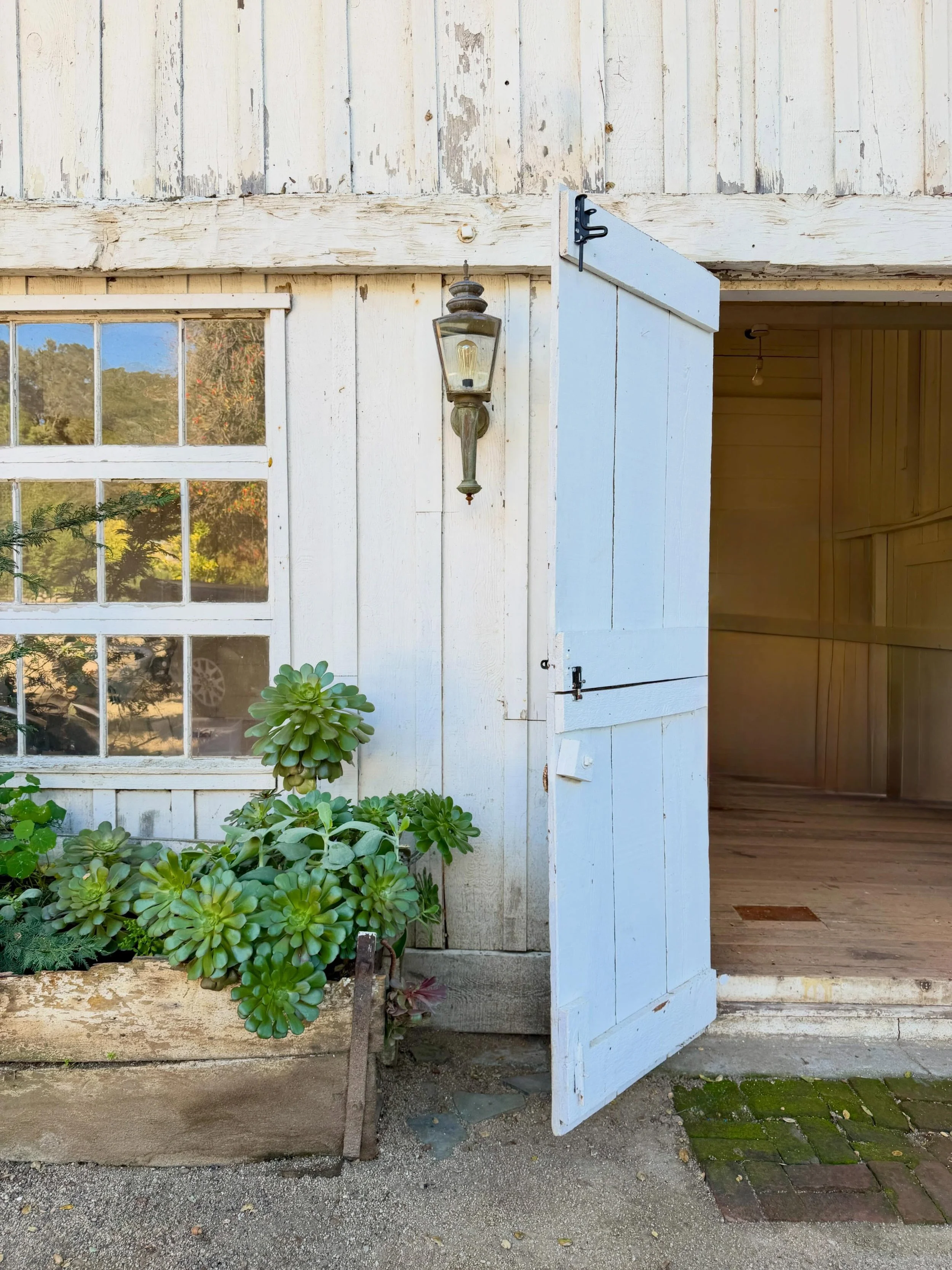 BTS: On a photoshoot location in Carmel earlier this year, I worked on the property that houses this beautiful white barn. Over 100 years old, it had a small part in John Steinbeck&rsquo;s book, Cannery Row. Steinbeck was from the Monterey Bay area a
