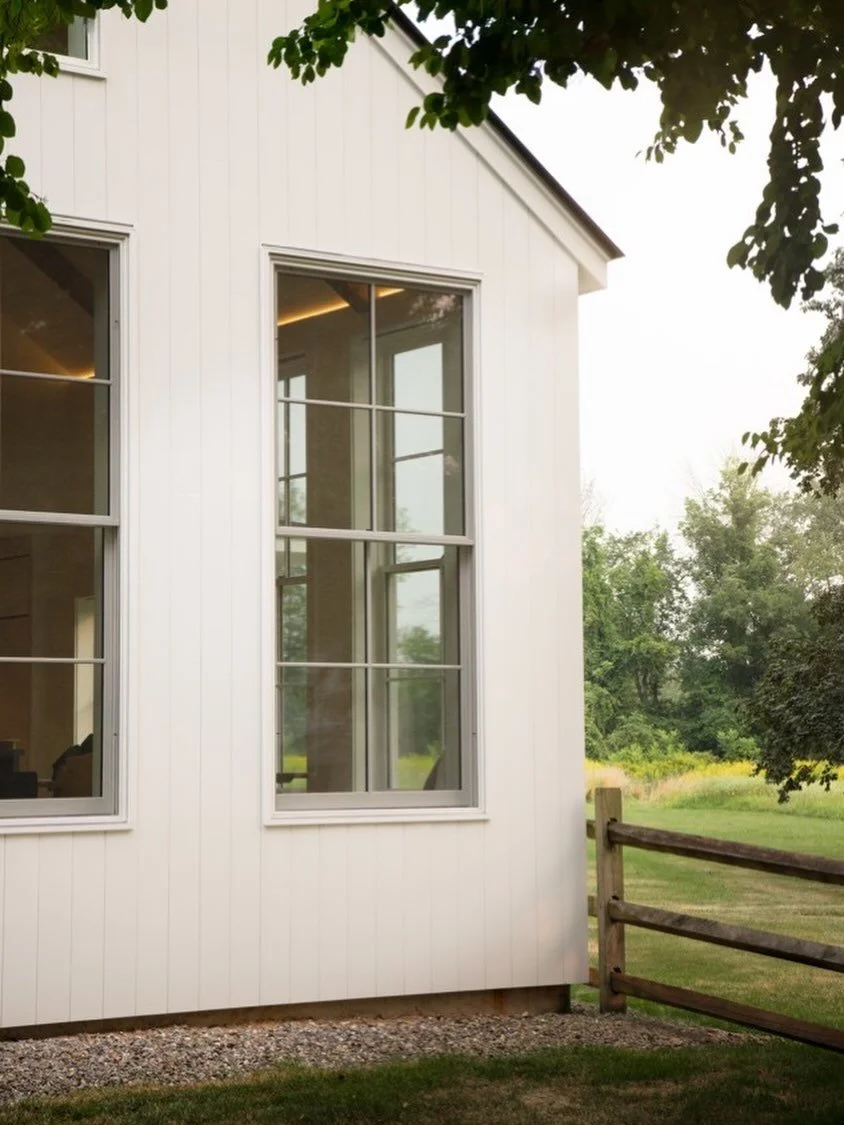 Lighting design is prioritizing feeling over brightness 🔅 🛋️

The downlight grid is out - soft, indirect living room uplight is in ✔️

+
+
architect: @hiddenarchitecturemaine 
photo: @reedjamesk