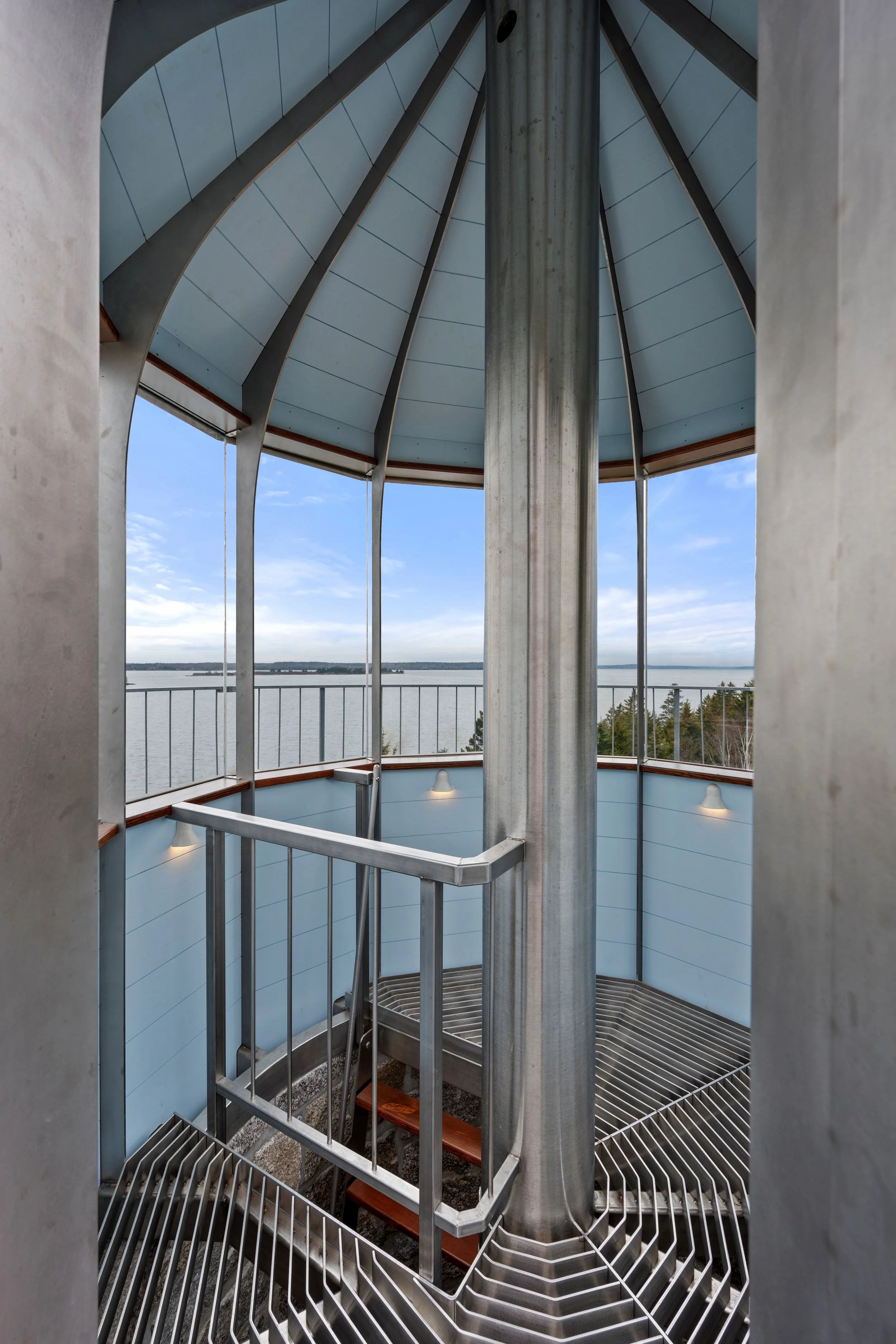 High Head - tower with step lights