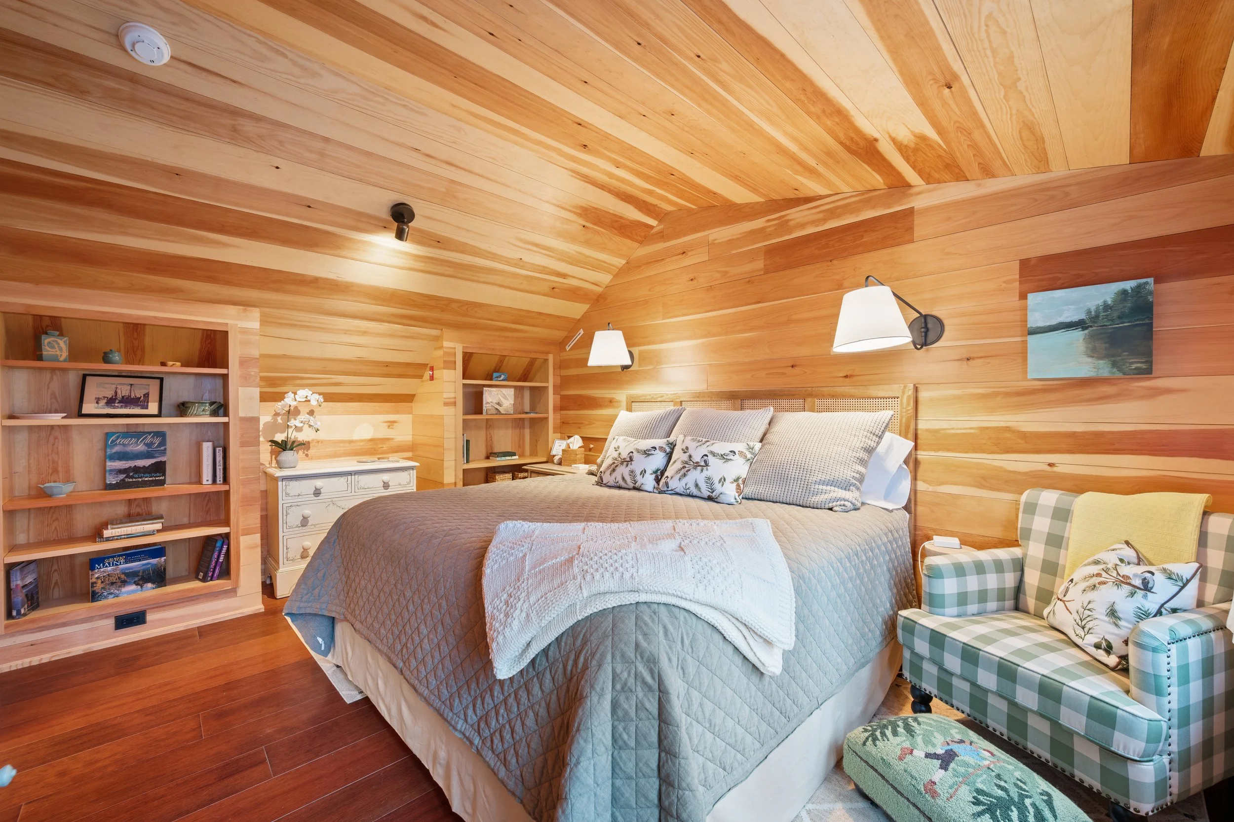 High Head - chickadee room