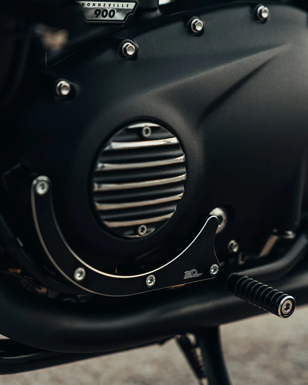 Clutch Badge - Ribbed