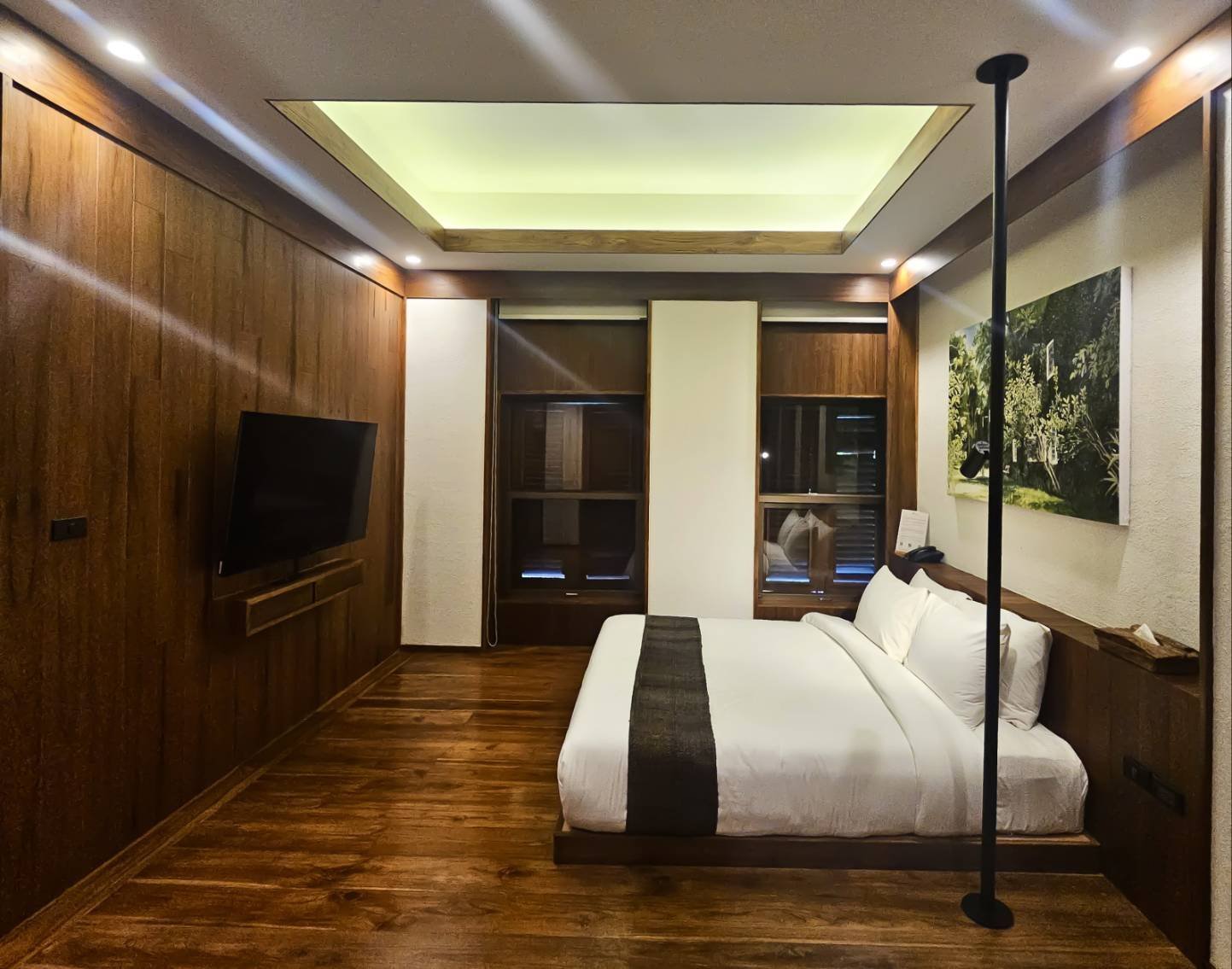Room 2.jpg